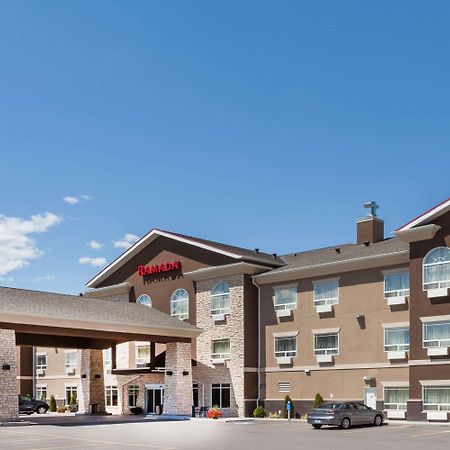Ramada By Wyndham Creston Hotell Eksteriør bilde