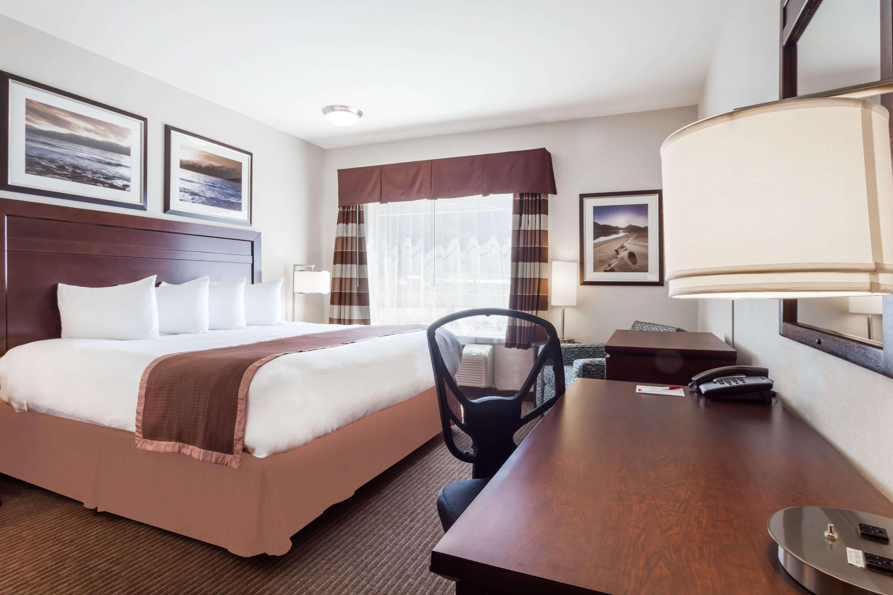 Ramada By Wyndham Creston Hotell Eksteriør bilde