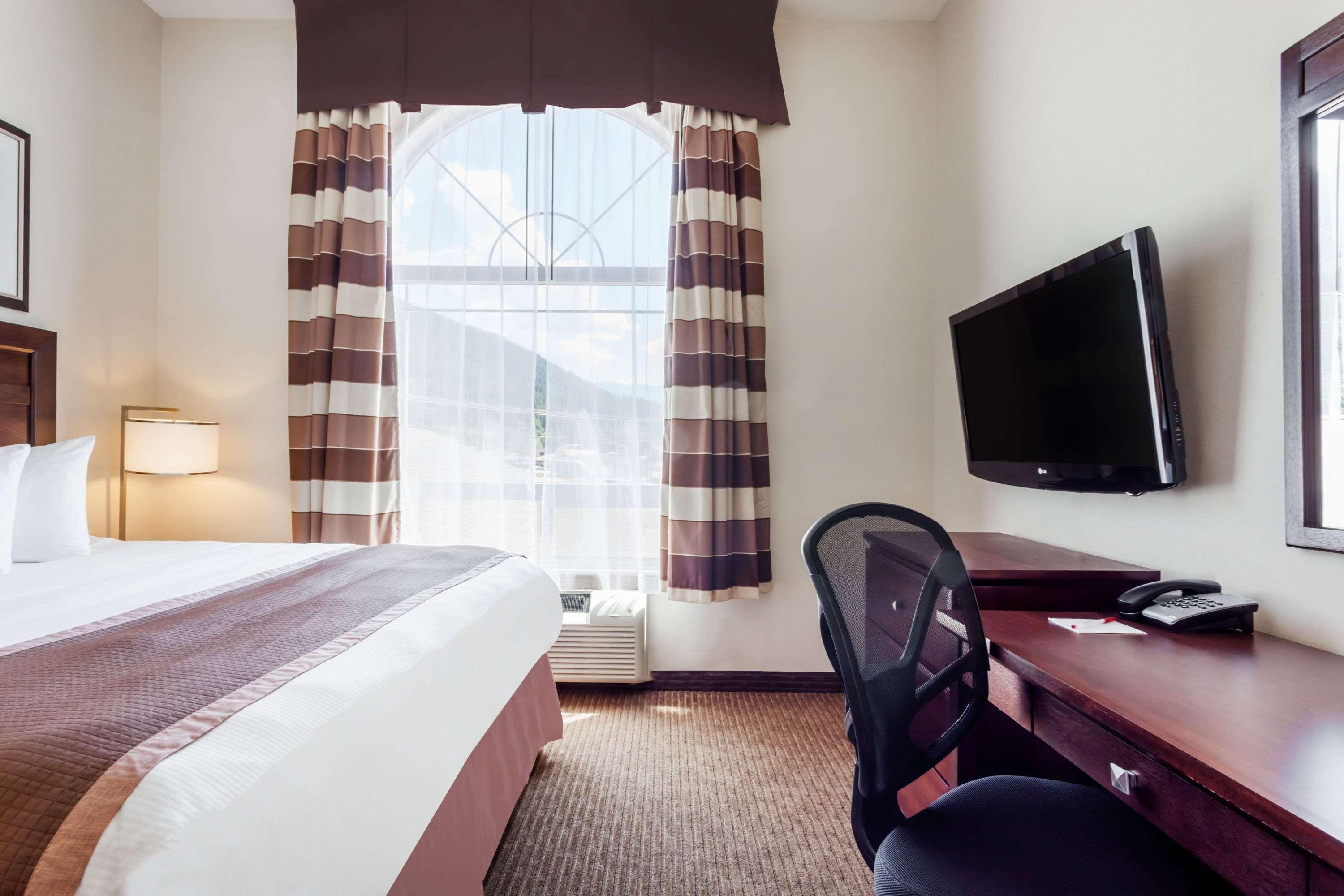 Ramada By Wyndham Creston Hotell Eksteriør bilde